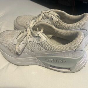 Nike White Sneakers Comfortable Mesh Design